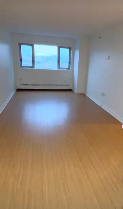 2BHK Apartment Available – April 1 Move-In Location: 2060 Quingate Place Looking for female roommate...