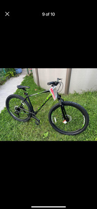 Schwinn Boundary Mountain Bike, 29-inch wheels, 7 speeds, black 