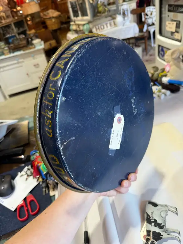 early Canadian Bud tray  in Arts & Collectibles in Edmonton - Image 8