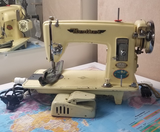 Vintage All Metal Brother Sewing Machine Hobbies & Crafts City of