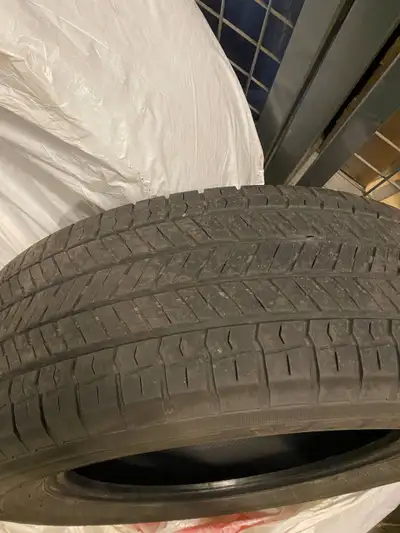 One All season tire for sale - Used for less than 30,000 km