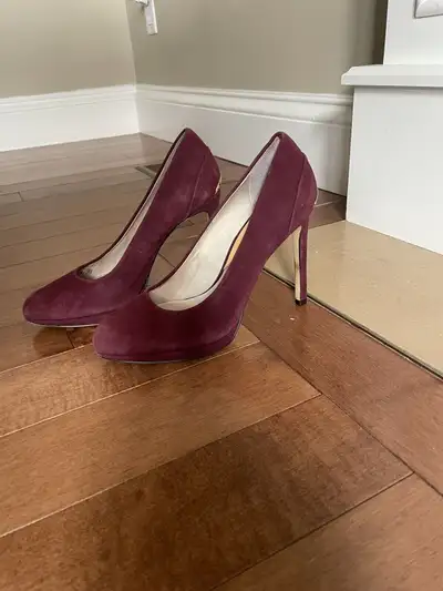 Michael Kors size 7, View more