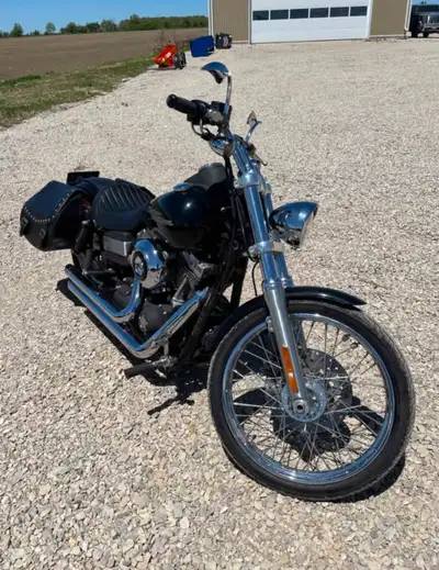 96 cubic in Engine 1584 cc 6 speed transmission Custom Headlight Signal lights Handle Bars Rims Seat...