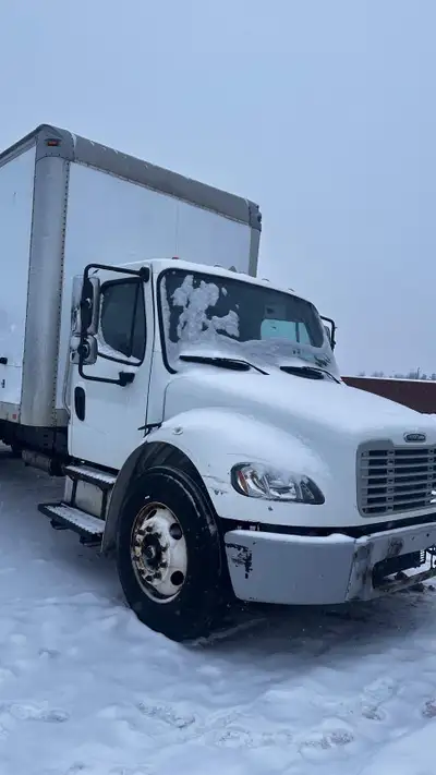 2012 Freightliner M2 106 – Excellent Condition Reliable 2012 Freightliner M2 106 in excellent condit...