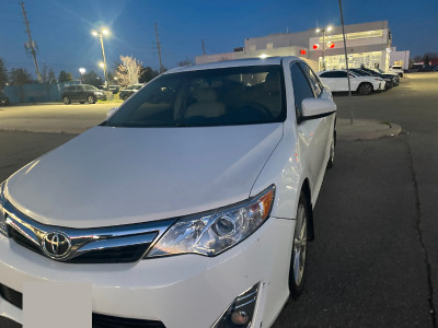 PRIVATE SALE: 2013 TOYOTA CAMRY XLE - Navigation, Bluetooth