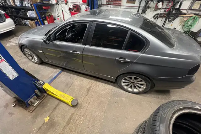 Bmw e90 328xi part out  in Auto Body Parts in Mississauga / Peel Region - Image 5
