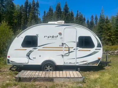 2011 Forest River 177 R-POD $16000 OBO Comes with Bike Rack and Screened in Add-a-room 3 way fridge,...