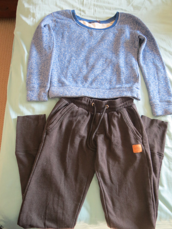 Large girls clothes bundle size 14-16 years old. Abercrombie lon in Kids & Youth in Vernon - Image 4