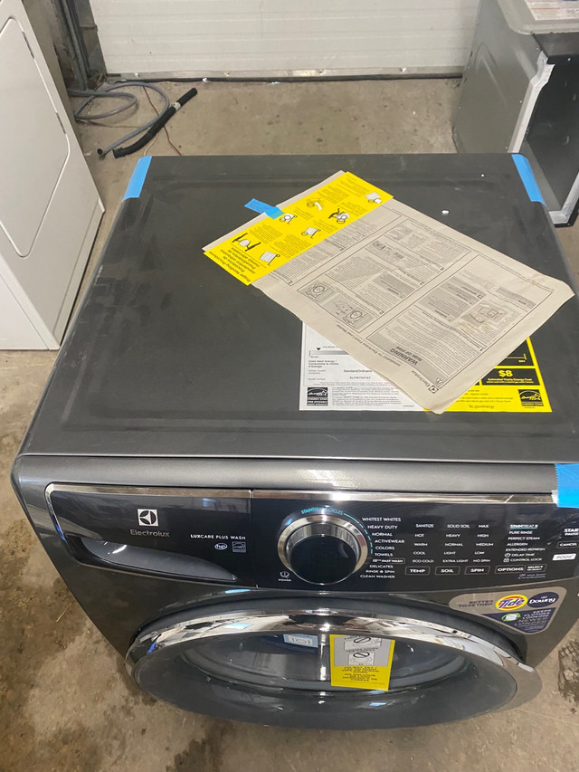 Electrolux front load washer, brand new, scratch and dent Washers