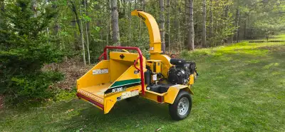 Wood Chipper Vermeer BC700XL Year 2019 Kohler Engine with 640 hours, 8 in Feed Opening, Swivel Disch...