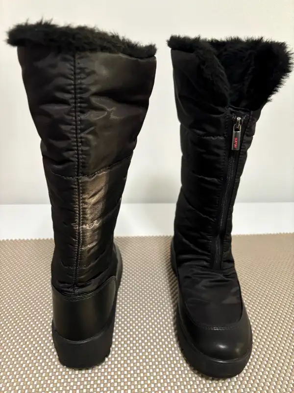 Sauvez 180$ Bottes  à crampons Olang Flora/Barbara noir-femme in Women's - Shoes in Lévis - Image 4