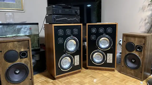 Used Legacy Studio-Lab Flagship Monitor Speakers (Pair) in Stereo Systems & Home Theatre in Markham / York Region - Image 4