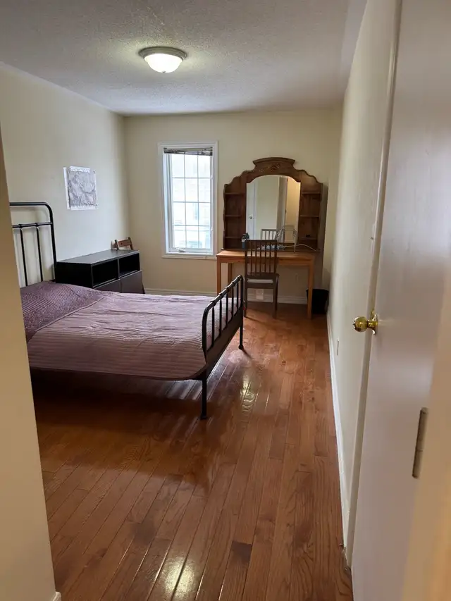 rooms for rent at York University village