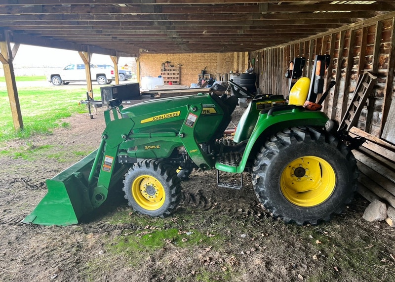 2016 John Deere 3023E front end loader 3 point hitch diesel Other