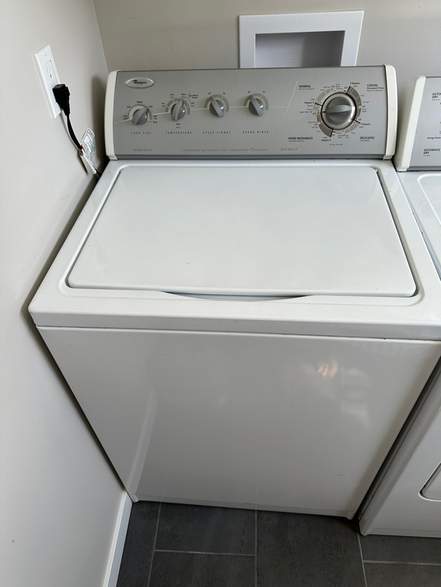 Whirlpool Washing Machine & Dryer in Washers & Dryers in Barrie