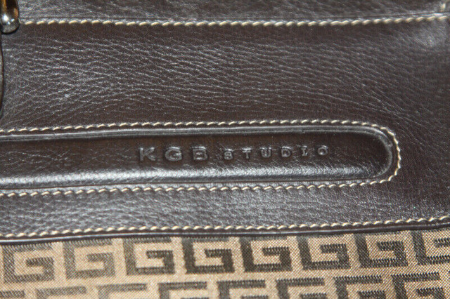 new KGB Studio genuine Leather bag ( tote ) 20" x 15" x 7.5" in Women's - Bags & Wallets in Lethbridge - Image 3