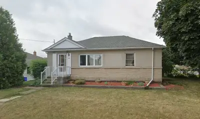 hey hello there! 2 rooms are now available 246 lavendar drive ancaster. everything included. wifi an...