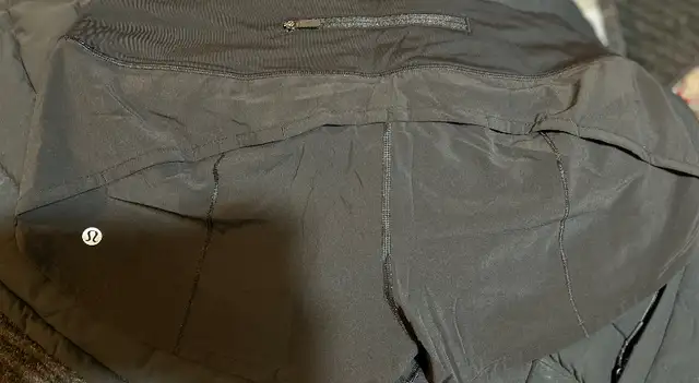 Women’s Lululemon Shorts, Black, Size 10,  low rise 2.5, new in Women's - Bottoms in Oakville / Halton Region - Image 2