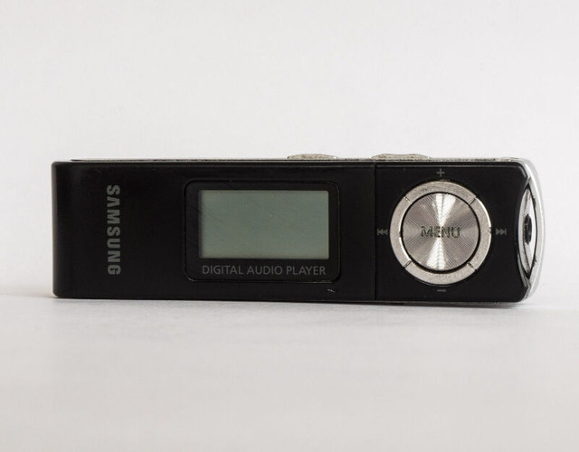 Samsung Yepp YP-U1XB Black ( 512 MB ) Digital Media Player | iPod & MP3  Accessories | Mississauga / Peel Region | Kijiji