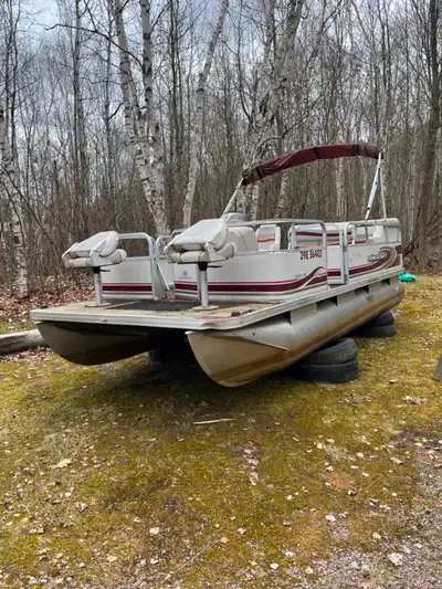 In running condition. No trailer