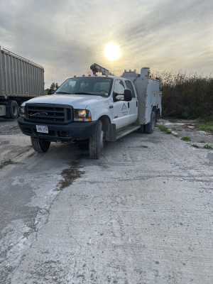 2004 Ford F 550 With service bed