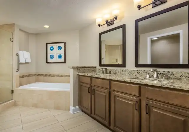 2 Bedroom, 2 Bath Villa near Disney Parks in Florida in Canada - Image 9