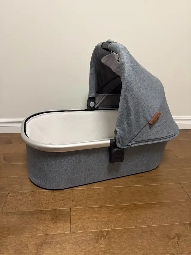 UPPAbaby Vista V2 Stroller in Strollers, Carriers & Car Seats in Hamilton - Image 8