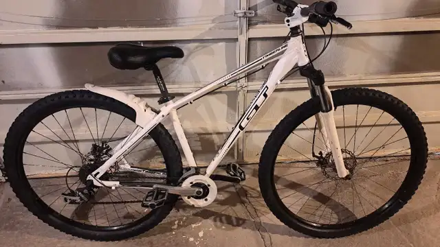Selling GT mountain bike dual disc brakes | Mountain | Winnipeg | Free ...