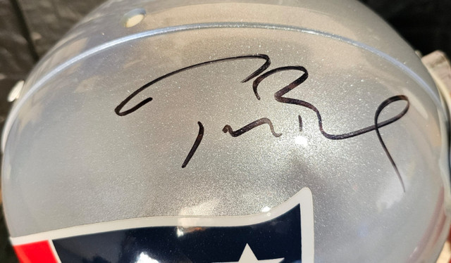 Tom Brady signed Patriots Helmet in Football in Markham / York Region - Image 4