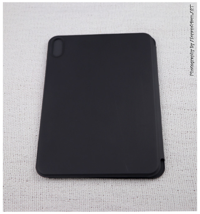 ESR iPad Mini Magnetic Case in iPads & Tablets in City of Toronto - Image 4