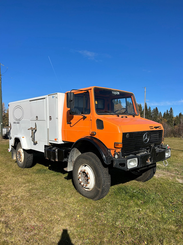 Unimog 2450 in Heavy Trucks in Edmonton - Image 2