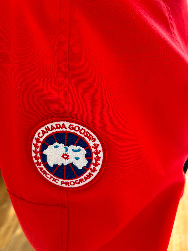 Canada Goose Chilliwack Jacket in Women's - Tops & Outerwear in Ottawa - Image 3
