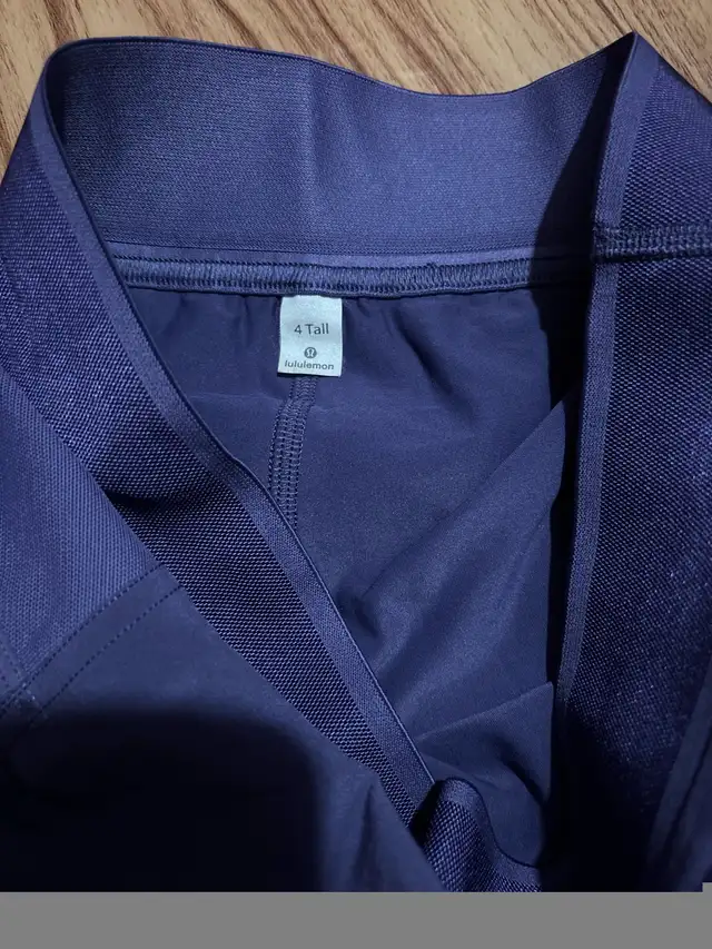 Lululemon Skirt Size 4 (xsmall) in Women's - Bottoms in City of Toronto - Image 6