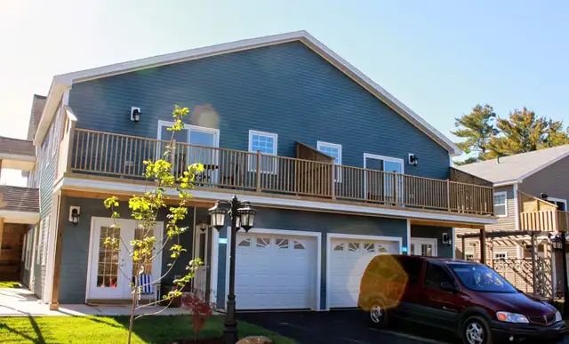 4Plex - 2 Bedroom with a garage
