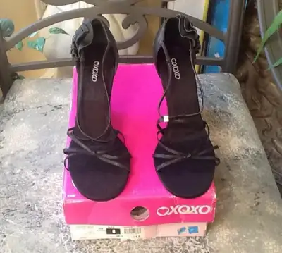 XOXO / Sz 8 / BNIB , View more