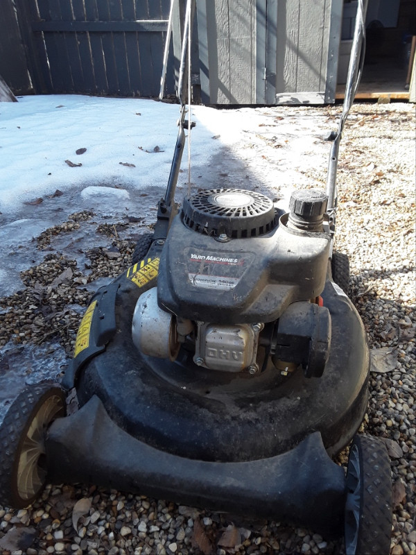 For sale gas lawnmower in Lawnmowers & Leaf Blowers in Regina - Image 2