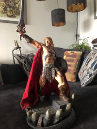 Sideshow collectibles exclusive he man statue #881 (authentic) 