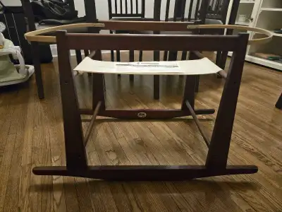 Jolly Jumper Universal Bassinet Stand. Worked great with our Uppababy bassinet. Selling because baby...