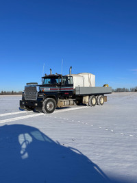 1986 Ford 9000 spray/water truck