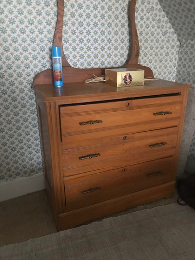 Bureau antique, View more