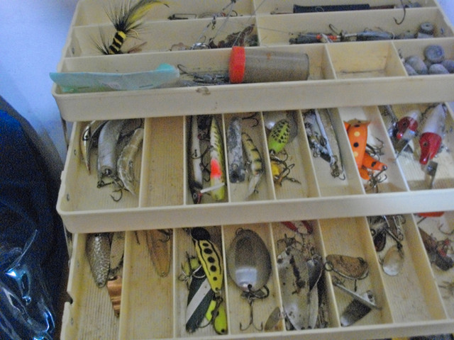 FISHING TACKLE BOX , full , typical MANITOBA TACKLE BOX , Used in Fishing, Camping & Outdoors in Cranbrook - Image 2