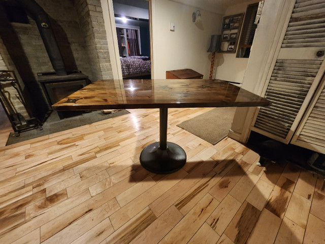 Table a l'epoxy faite à la main dans Mobilier de salle à manger et cuisine  à Laurentides - Image 4
