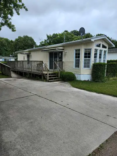Retirement living for 55 years and older. Four season 2007 Northlander mobile home, has 2 bedrooms,...