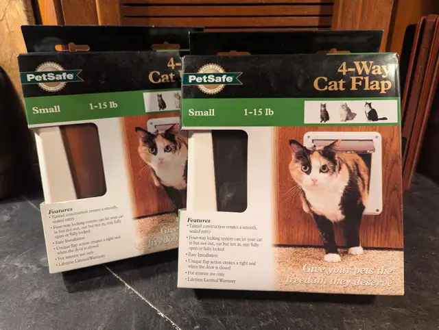 PORTE  POUR  CHAT  'PETSAFE - 4 WAY' in Accessories in Lanaudière - Image 2