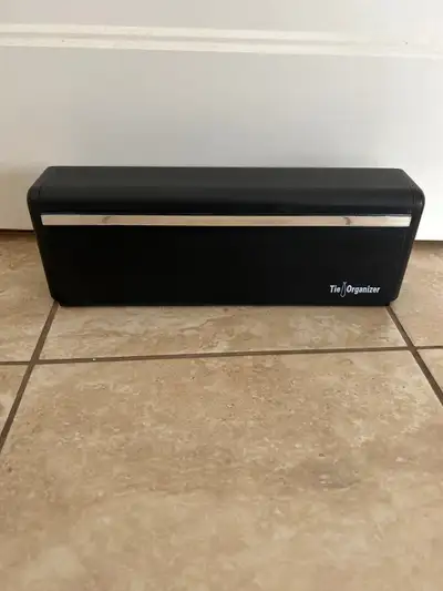 Tie organizer/porte cravates, View more