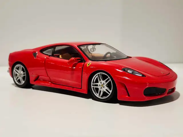 Ferrari F430 Fiorano 1:24 scale diecast model 