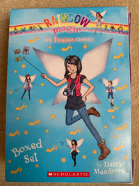 Kids book - Rainbow Magic the fashion fairy 