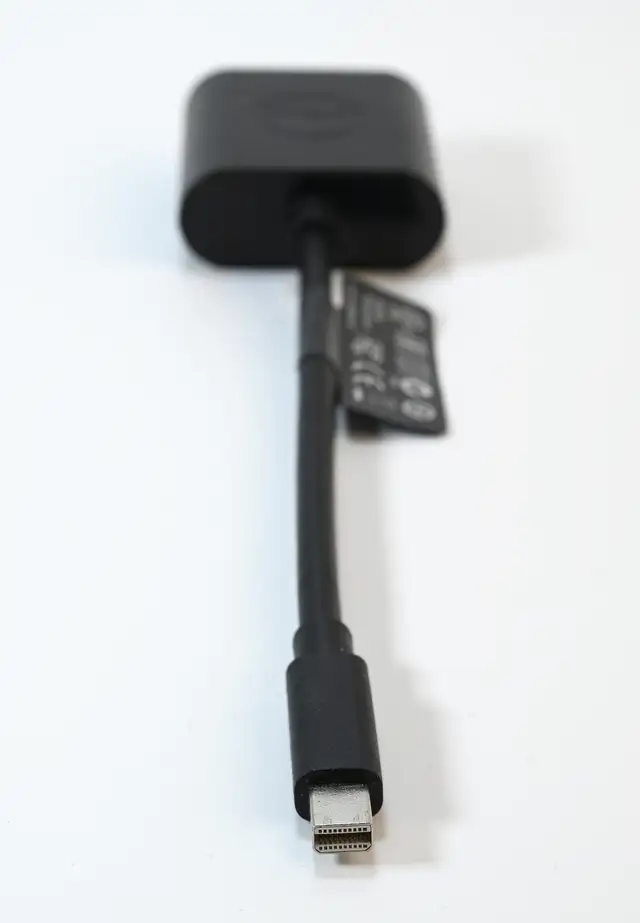 Dell DAYBNBC084 Mini Display Port to VGA Video Monitor Adapter in Cables & Connectors in City of Toronto - Image 3