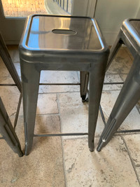 4 metal bar stools