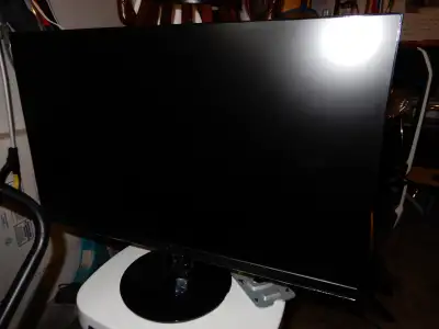 This Acer SA270 monitor delivers crisp visuals and smooth performance for both work and entertainmen...